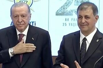 İzmir Büyükşehir Belediye Başkanı Cemil Tugay AK Parti'ye Katıldı