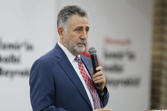Bayraklı Belediyesi'ne Yönelik Operasyon: Eski Başkan Serdar Sandal Gözaltında
