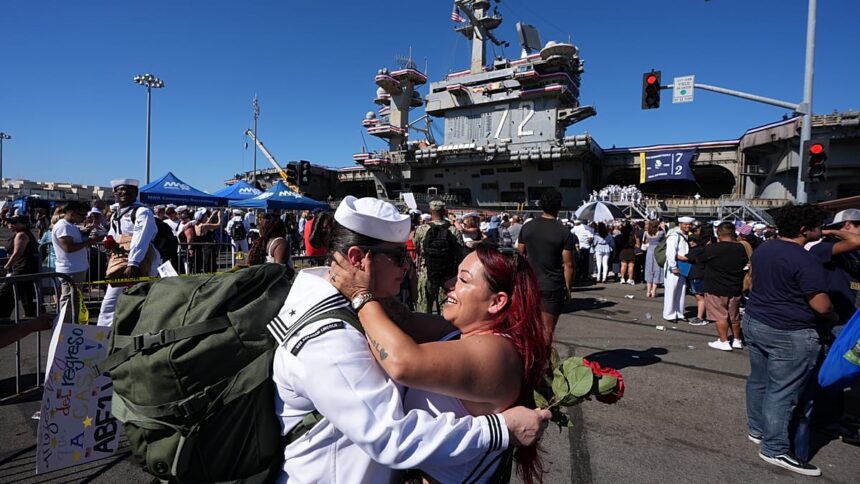 USS Abraham Lincoln Uçak Gemisi 265 Günlük Görevin Ardından San Diego'ya Döndü