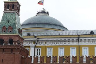 Kremlin'den AB'ye Yaptırım Uyarısı: ABD ile Yakıt Anlaşması Tehlikede
