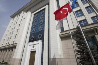 AK Parti'den Zeynel Emre, Şaban Sevinç ve Timur Soykan'a Tazminat Davası