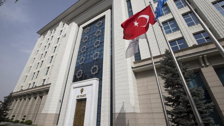 İzmir Siyasetinde Kritik Gelişme: Cemil Tugay AK Parti'ye Katılıyor