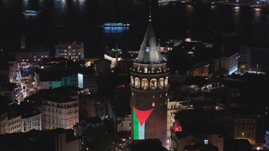 Galata Kulesi'nde Filistin'e Destek Işıklandırması