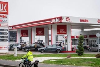 ABD'den Lukoil Kararı: Yaptırım Muafiyeti 2027'ye Kadar Uzatıldı