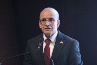 Bakan Şimşek'ten Cari Denge Değerlendirmesi: Ekonomide İstikrar Mesajı