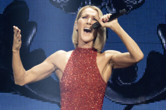Celine Dion'un İkonik Oscar Görünümü Barbie Bebek Olarak Tasarlandı