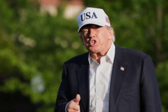 Donald Trump'tan Ukrayna Politikasına Eleştiri: Zelenskiy Yerine Yeni Lider Vurgusu