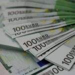 Euro Bölgesi'nde Ekonomik Belirsizlik: Euro 17 Ayın En Düşük Seviyesine Geriledi
