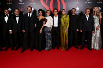Farah Zeynep Abdullah, Barış Arduç ve Tuba Büyüküstün'ü Buluşturan 'SOY' Filminin Galası Yapıldı