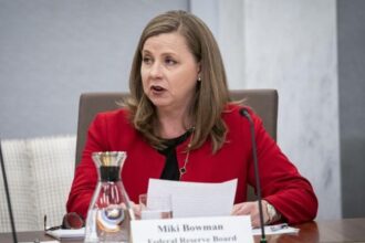 Fed Üyesi Bowman'dan Faiz Mesajı: Yeni Artış İçin Aciliyet Yok