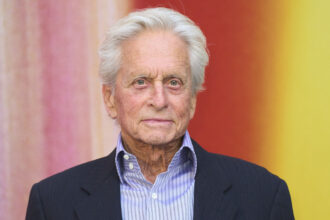 Michael Douglas'tan Yıllar Sonra Gelen İtiraf: İlk Evliliğinde İhanet Ettiğini Açıkladı