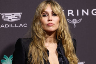 Miley Cyrus’un Yeni Albümü Listelerde Rekor Düşüşle Gündemde