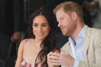 Prens Harry ve Meghan Markle'dan Kraliyet Ailesi'ne Özür İddialarına Sert Yanıt
