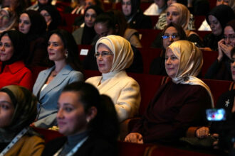 Sanat Dünyası TÜRGEV GİF’27 Sezon Açılışında Genç Yeteneklerle Buluştu
