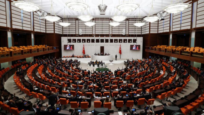 Yatırım Fonlarında Tasfiye Düzenlemesi TBMM Komisyonu'ndan Geçti