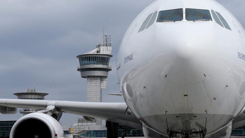 Qantas Uçağında Tahtakurusu Krizi: Roma-Perth Seferi İptal Edildi