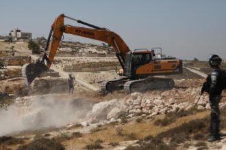 Negev Çölü'nde Büyük Yıkım: 80 Ev Yerle Bir Edildi, 400 Kişi Evsiz Kaldı