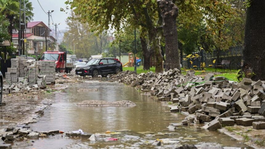 İstanbul'da Aşırı Yağış Felaketi: 2 Can Kaybı Yaşandı