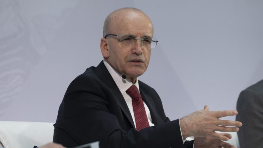 Bakan Şimşek'ten Fon Piyasası Mesajı: Sistematik Bir Risk Bulunmuyor