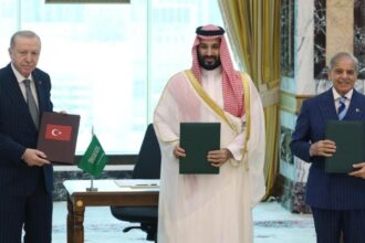Pakistan'dan Mekke Ortak Savunma Anlaşması'na Vurgu: Riyad Saldırısı Sonrası Destek Mesajı