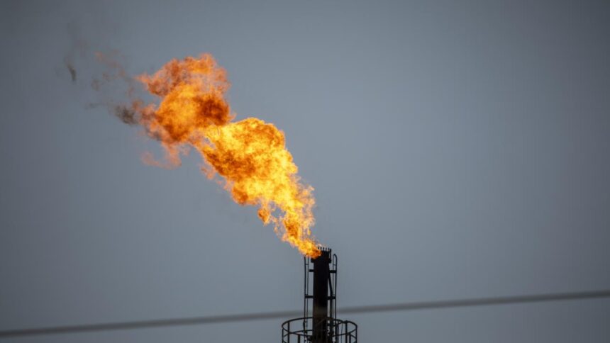 Küresel Petrol Rafinerilerinde Büyük Dönüşüm: 2030'a Kadar Dev Kapasite Artışı