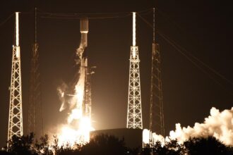 SpaceX'in Tarihi Uçuşu: İlk Siyahi Kadın Komutan Liderliğindeki Mürettebat Uzay İstasyonu'na Ulaştı
