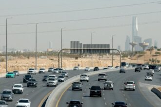 Riyad Havalimanı'na Füze Saldırısı: 3 Can Kaybı