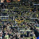 Aston Villa - Fenerbahçe Karşılaşması Öncesinde İzdiham: İki Taraftar Gözaltına Alındı