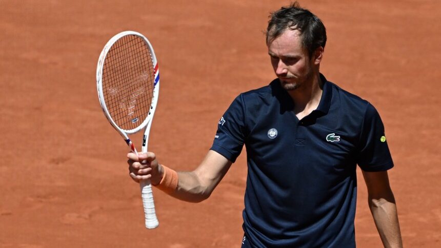 Daniil Medvedev Çin Açık'tan Diskalifiye Edildi
