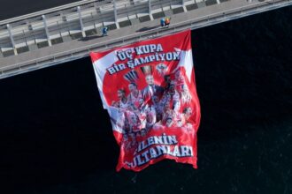 Milli Voleybolcuların Büyük Başarısı İstanbul Boğazı'nda Taçlandırıldı