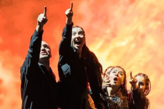 TEKNOFEST Güneydoğu'da Bilim ve Sanat Buluşması: 'İlk Işıktan Geleceğe' Sahnelendi