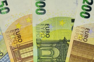 Almanya'da Kamu Bütçesi İlk Yarıda 98,8 Milyar Avro Açık Verdi