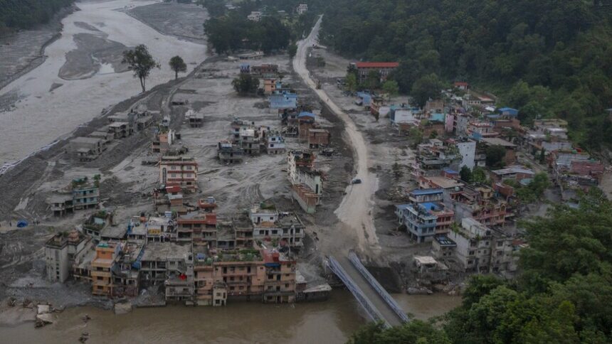 Nepal Sel Felaketinde Arama Kurtarma Çalışmalarını Durduruyor