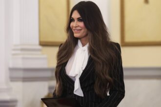ABD'nin Atina Büyükelçisi Kimberly Guilfoyle Hakkında İstifa Kararı