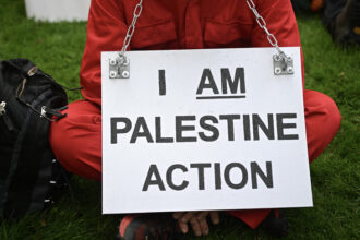 Sally Rooney'nin Kitaplarına İngiltere'de 'Palestine Action' Engeli