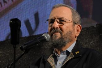 Eski İsrail Başbakanı Barak'tan Netanyahu'ya 'Seçim Erteleme' Suçlaması