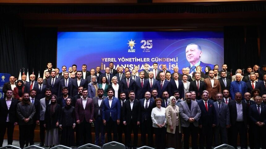 İstanbul'da Siyasi Hareketlilik: 136 Kişi AK Parti'ye Katıldı