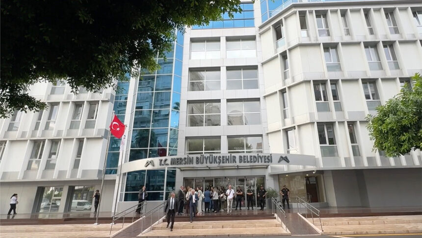 Mersin'de Yolsuzluk Operasyonu: Üç Belediye Başkanı Gözaltına Alındı