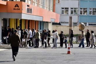 2026 KPSS Ön Lisans Oturumu Başladı: Binlerce Aday Memuriyet İçin Ter Dökecek