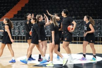ÇBK Mersin ve Fenerbahçe Tarfin Süper Kupa İçin Sahaya Çıkıyor