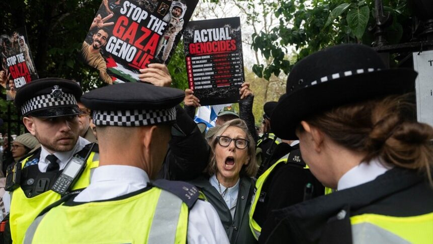 Londra'da Üniversite Öğrencileri ve İsrail Yanlısı Gruplar Arasında Gerginlik