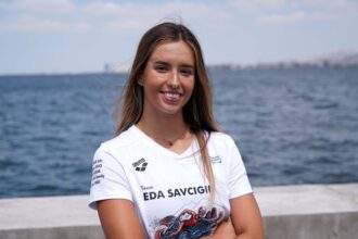 Milli Yüzücü Eda Savcıgil'den Catalina Kanalı'nda Tarihi Çifte Rekor