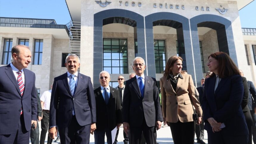 Ulaştırma Bakanı Uraloğlu'ndan Edirne Garı'nda İnceleme