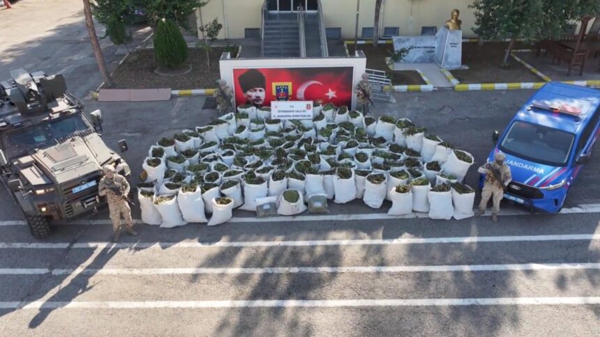 Diyarbakır'da Büyük Uyuşturucu Operasyonu: 2 Ton 200 Kilogram Esrar Ele Geçirildi