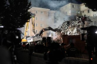Maltepe'de Çöken Binada Arama Çalışmaları Sürüyor: Kontrollü Yıkım Başlatıldı